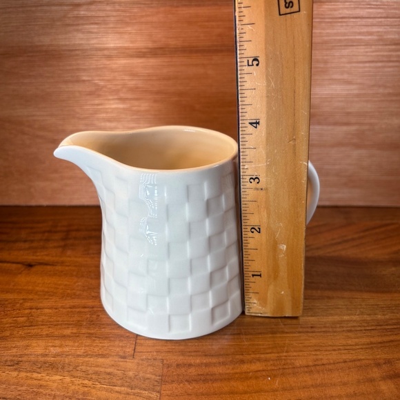 10 Strawberry Street White Creamer Sauce Server Basket Weave Porcelain 3.5” - Picture 8 of 9